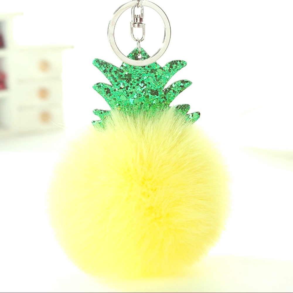 CLOSET CLEAROUT ⚡️ PomPom Keychain/Bag Charm